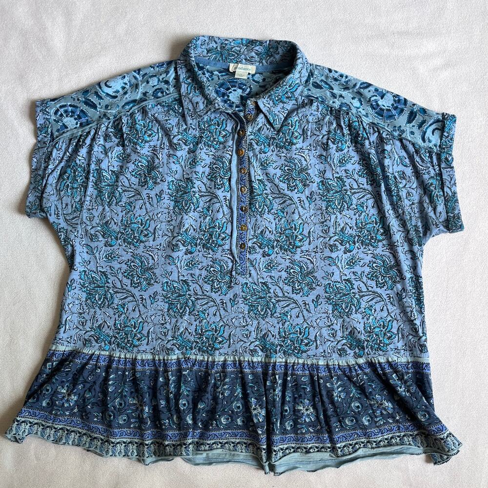 SUNDANCE Lorena Peplum Top Womens L Blue Paisley Floral Henley